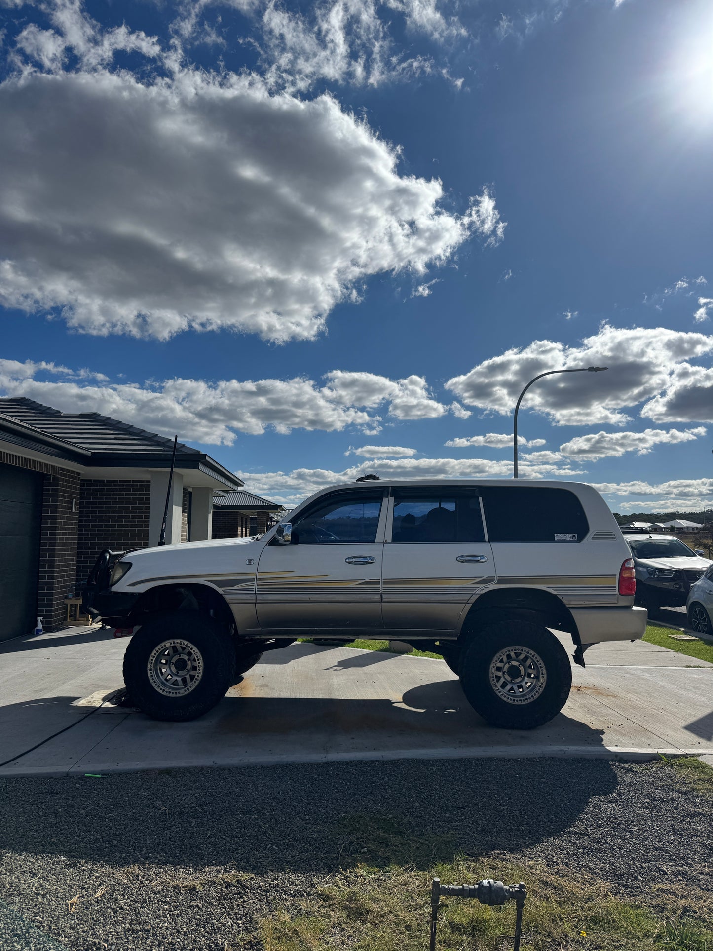 100/105 Series 'FALCON' decal