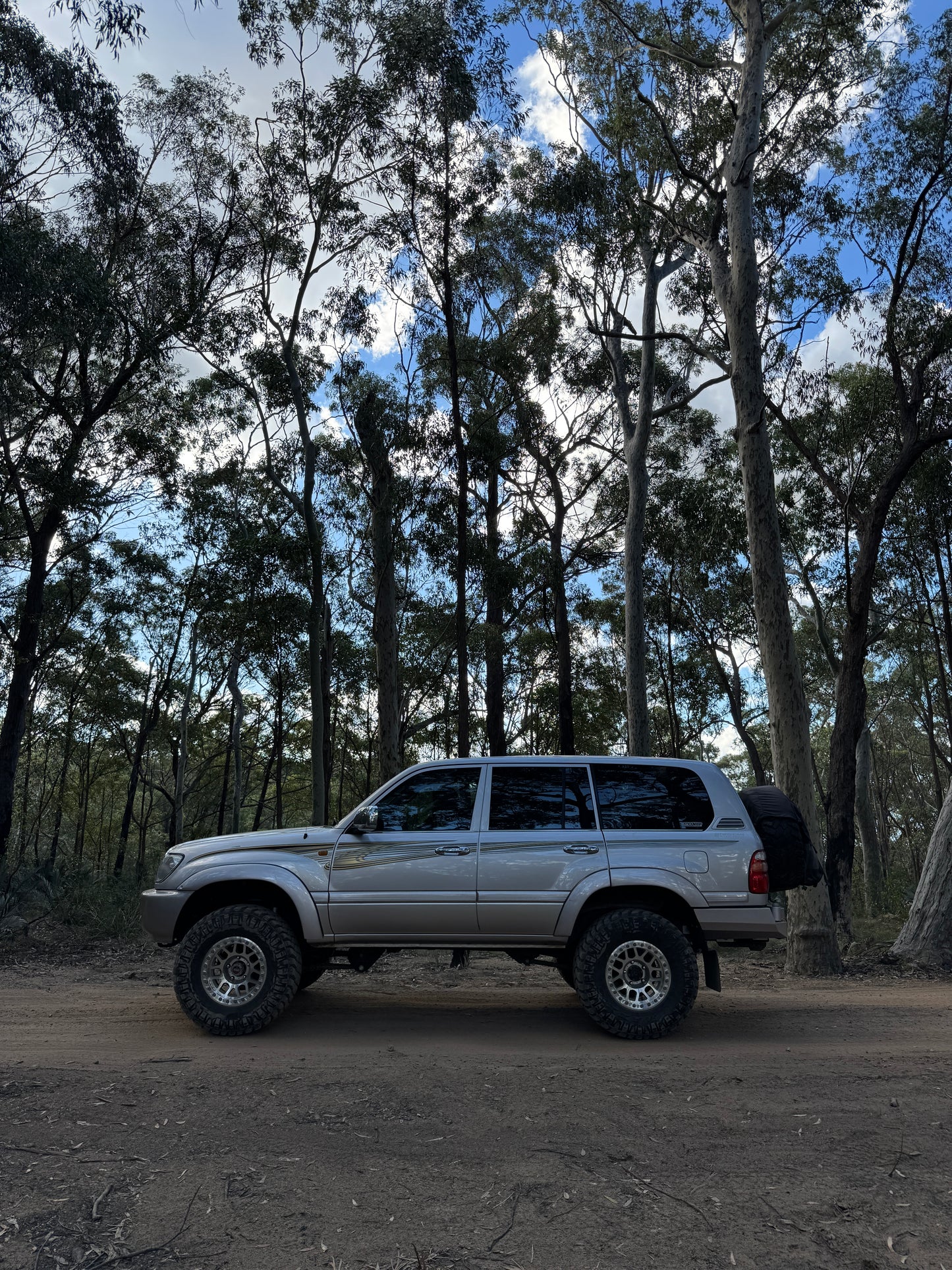 100/105 Series 'STREET' decal