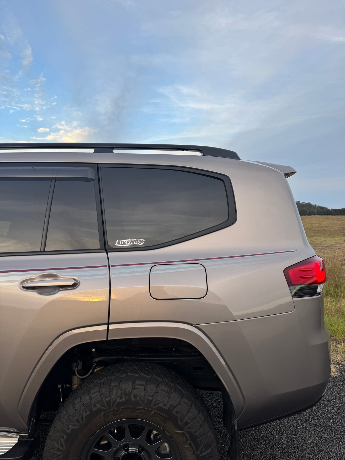 300 Series 'EDGE' decal